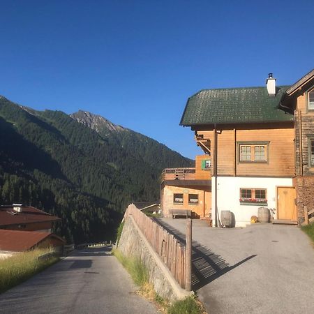 Peerfect Ferienwohnungen Navis Exterior photo